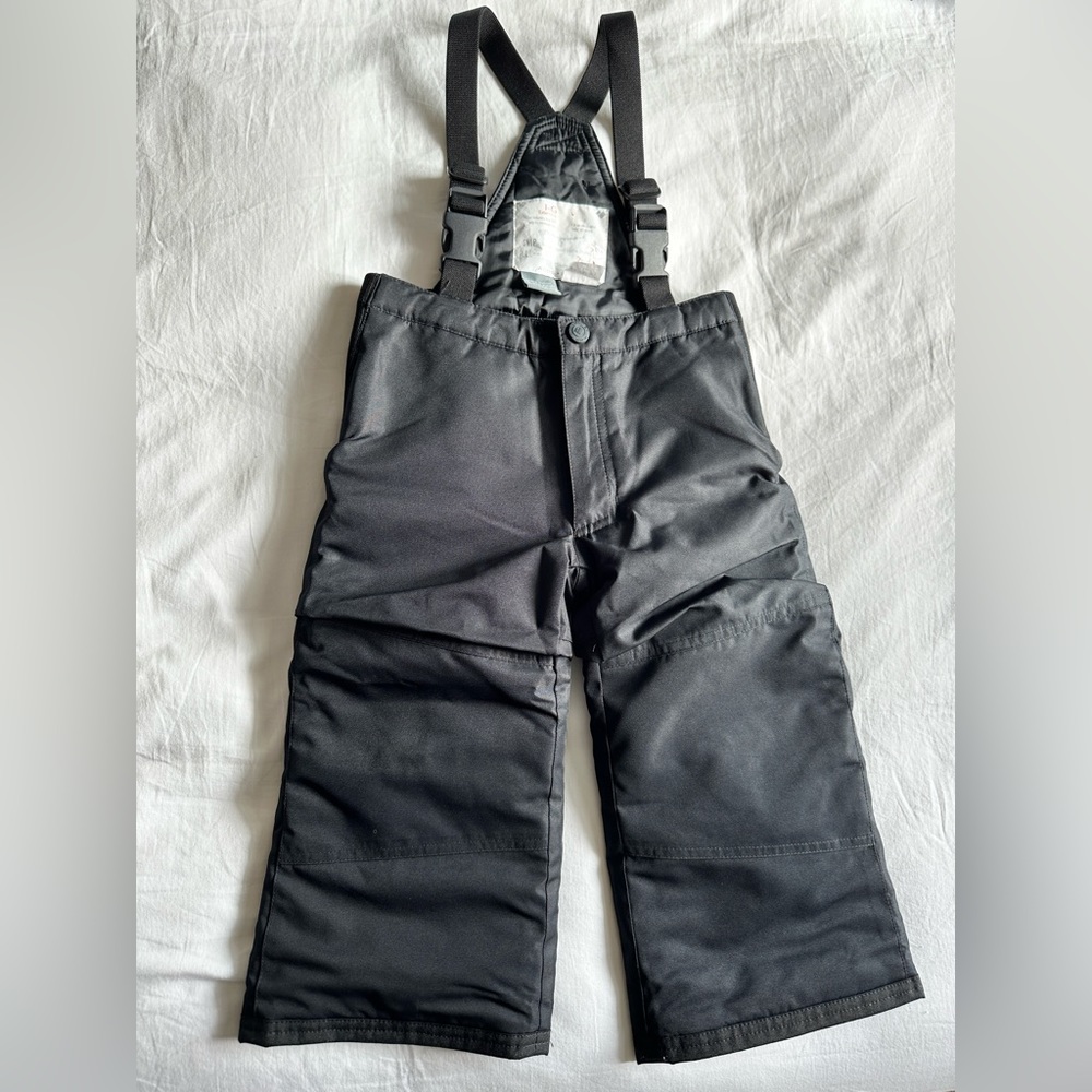 Obermeyer size 3T black ski bibs. Great condition.